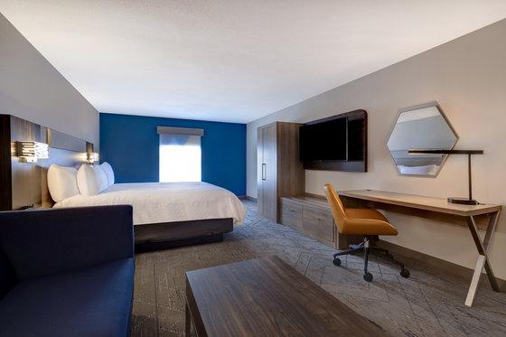 Holiday Inn Express & Suites Central Omaha, An Ihg Hotel Room photo