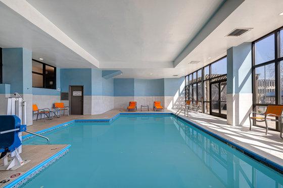 Holiday Inn Express & Suites Central Omaha, An Ihg Hotel Facilities photo